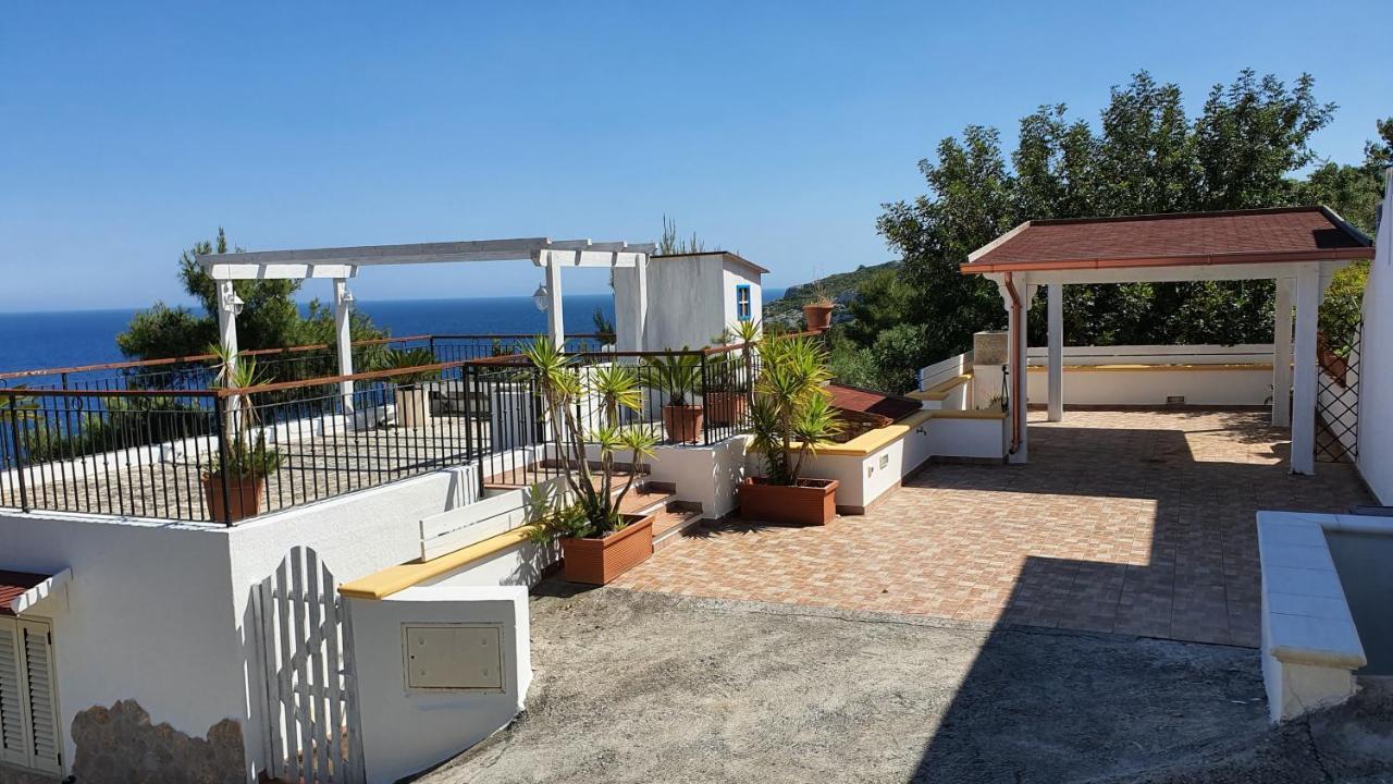 Casa Vacanze "Il Carrubo" Gagliano del Capo Exteriör bild