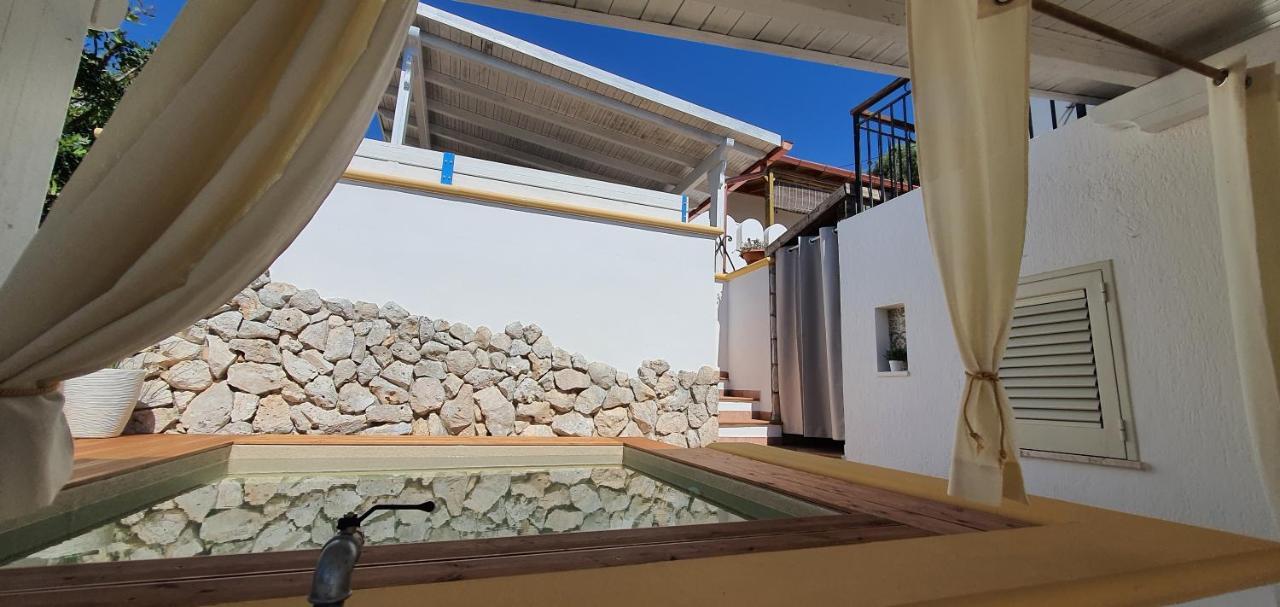 Casa Vacanze "Il Carrubo" Gagliano del Capo Exteriör bild