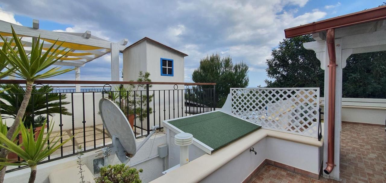 Casa Vacanze "Il Carrubo" Gagliano del Capo Exteriör bild