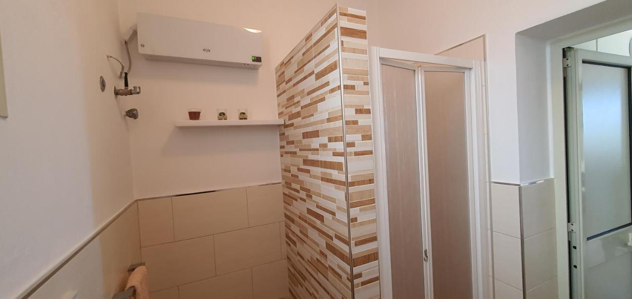Casa Vacanze "Il Carrubo" Gagliano del Capo Exteriör bild