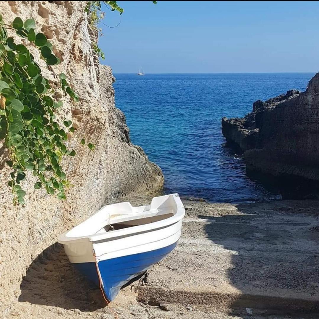 Casa Vacanze "Il Carrubo" Gagliano del Capo Exteriör bild